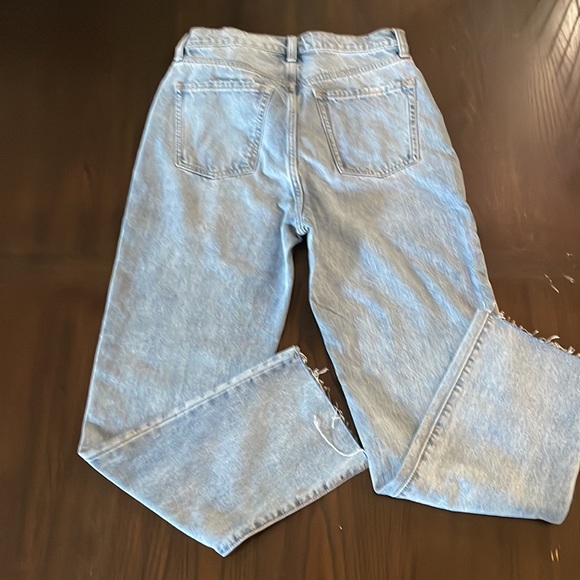 Old navy high waisted jeans - Picture 4 of 4